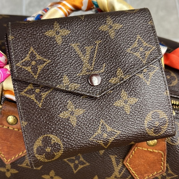 LOUIS VUITTON Porte Monnaie Viekart Credit Monogram Double-hook Wallet Auth. LV - Picture 1 of 17